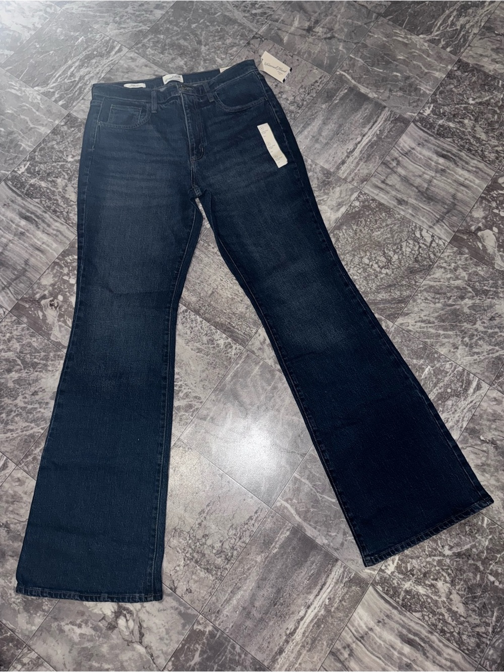 Universal Thread High-Rise Flare Jeans Women’s Size 12L Dark Wash NWT